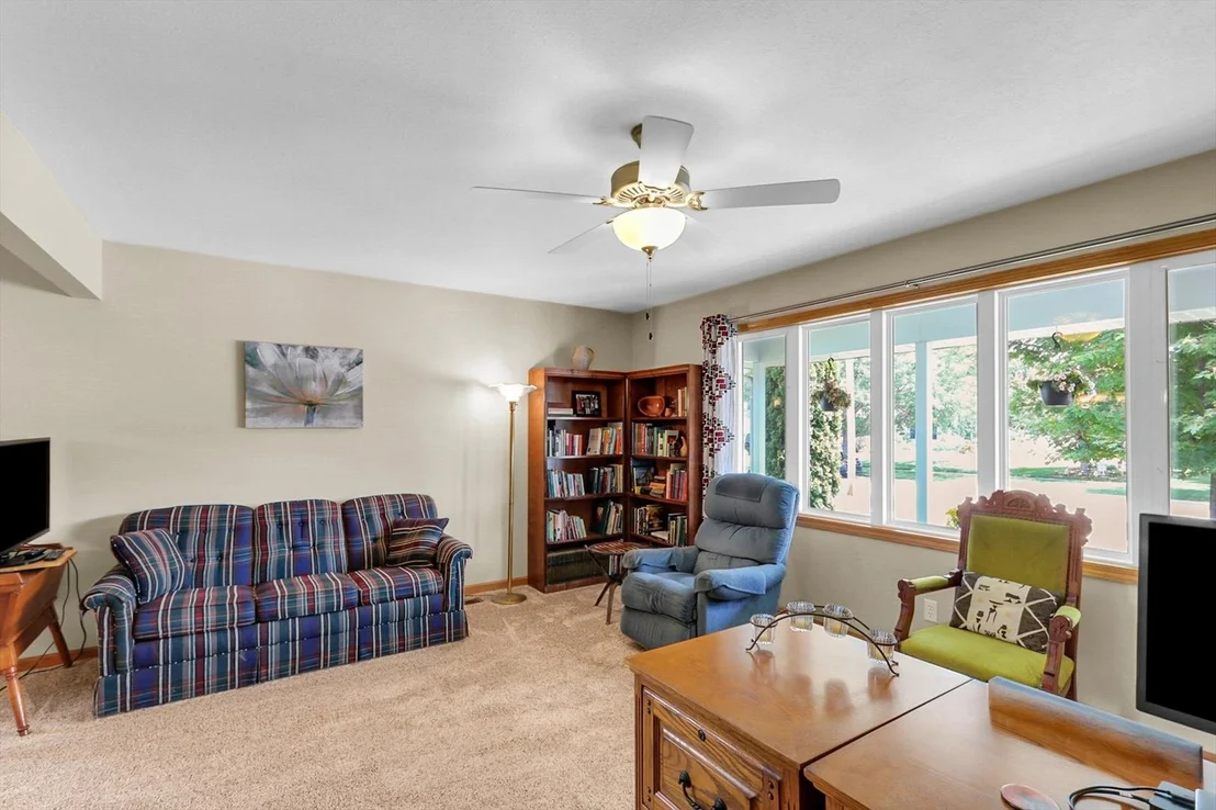 Photo of 403 N Cedar Drive