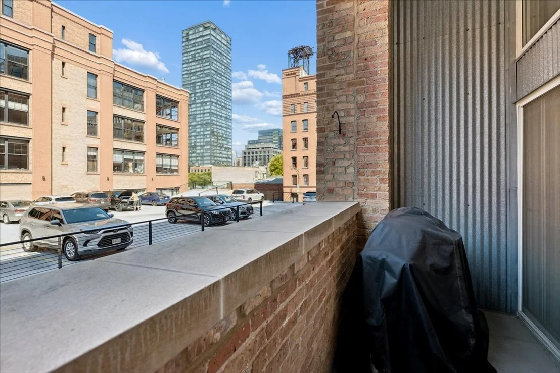 Photo of Unit 216 at 1000 W WASHINGTON Boulevard
