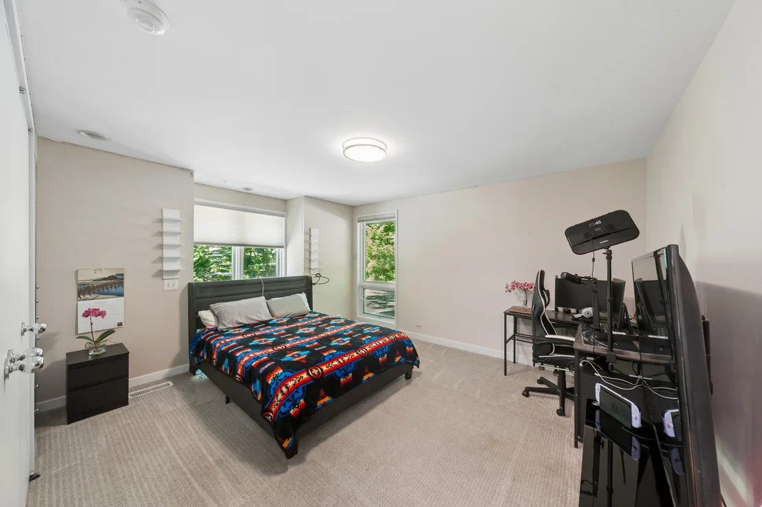 Photo of 3035 Blackthorn Road