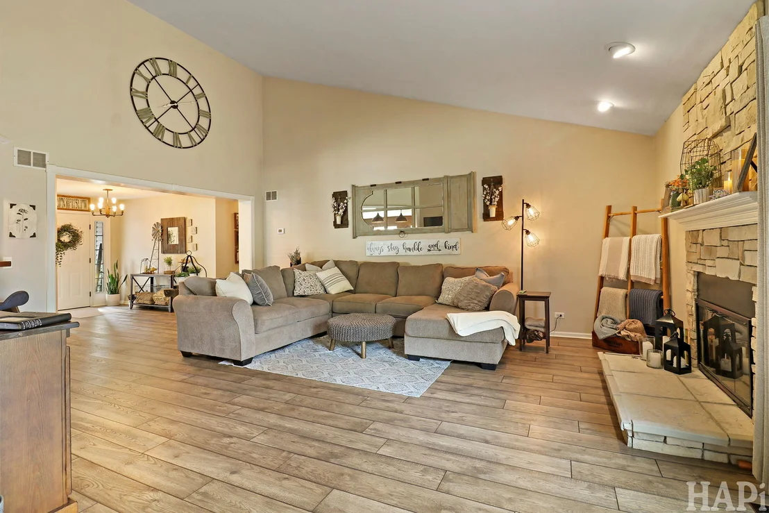 Photo of 326 Garrison Circle
