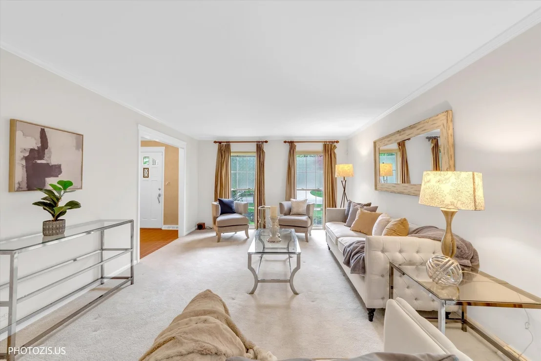 Photo of 2440 The Strand