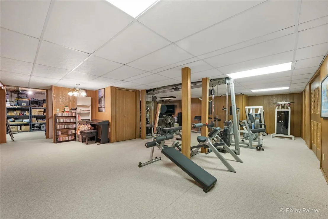 Photo of 958 W Stonehedge Drive