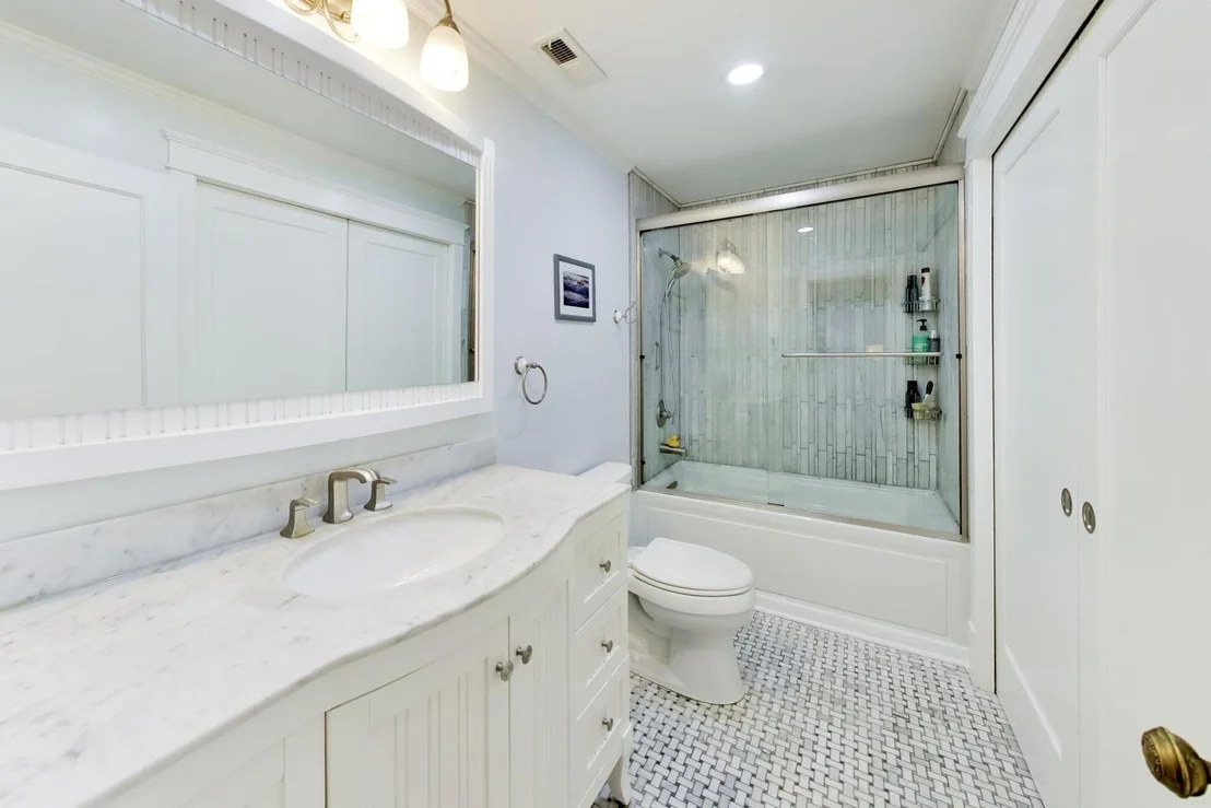 Photo of 1504 W Juneway Terrace