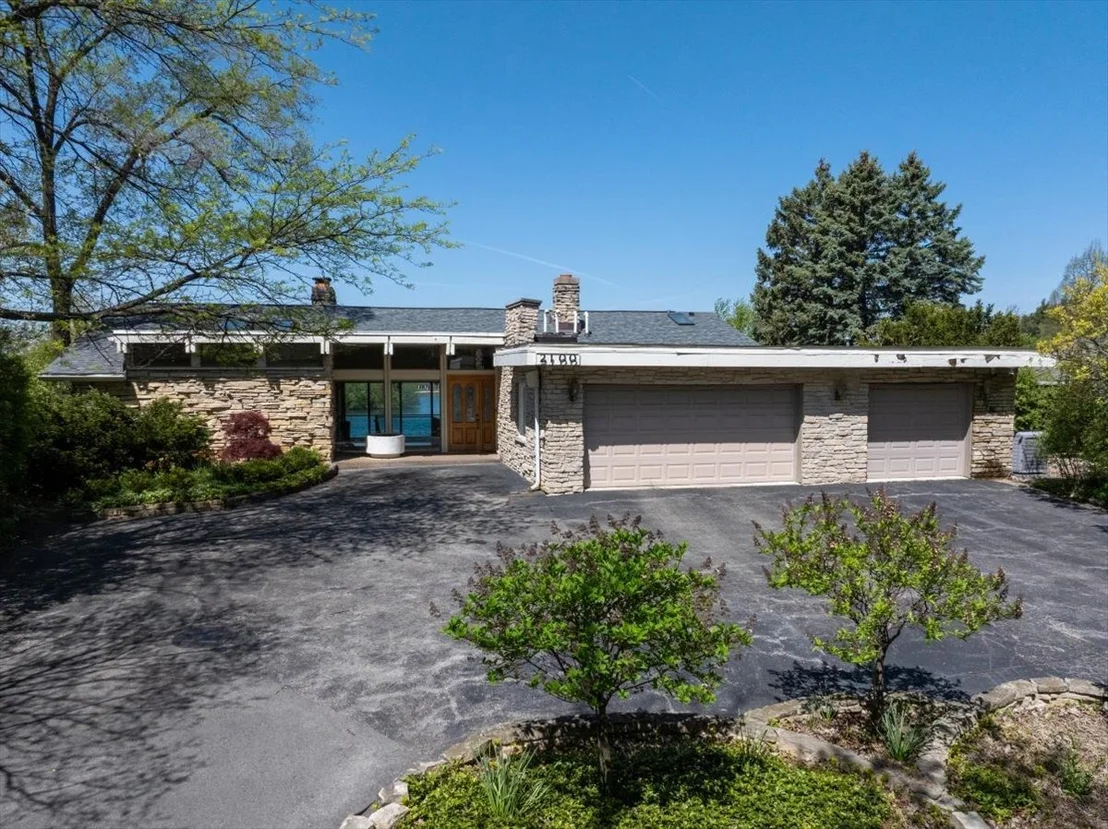 Photo of 2100 Valley Lo Lane