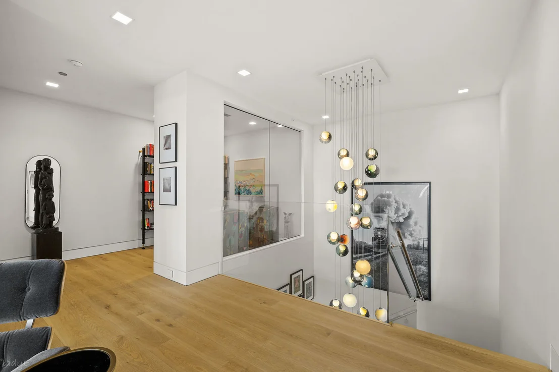 Photo of Unit PH8D at 1109 W Washington Boulevard