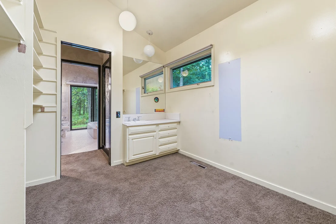 Photo of 560 Thornmeadow Road