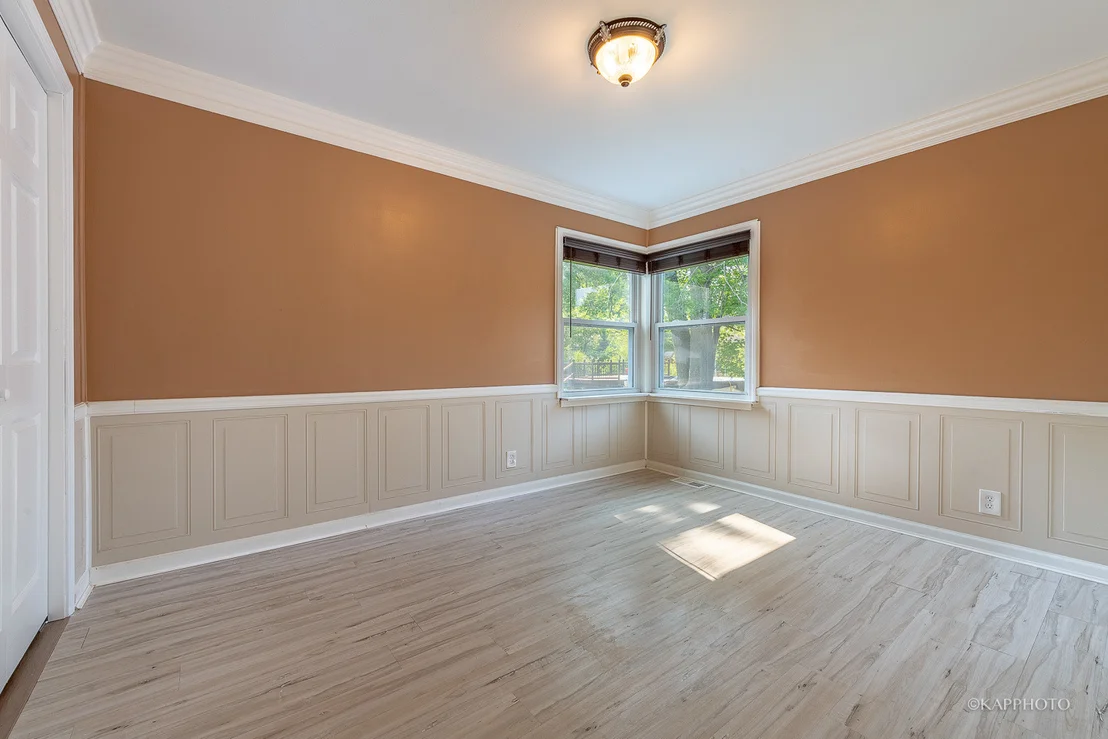 Photo of 40 W 36th Place