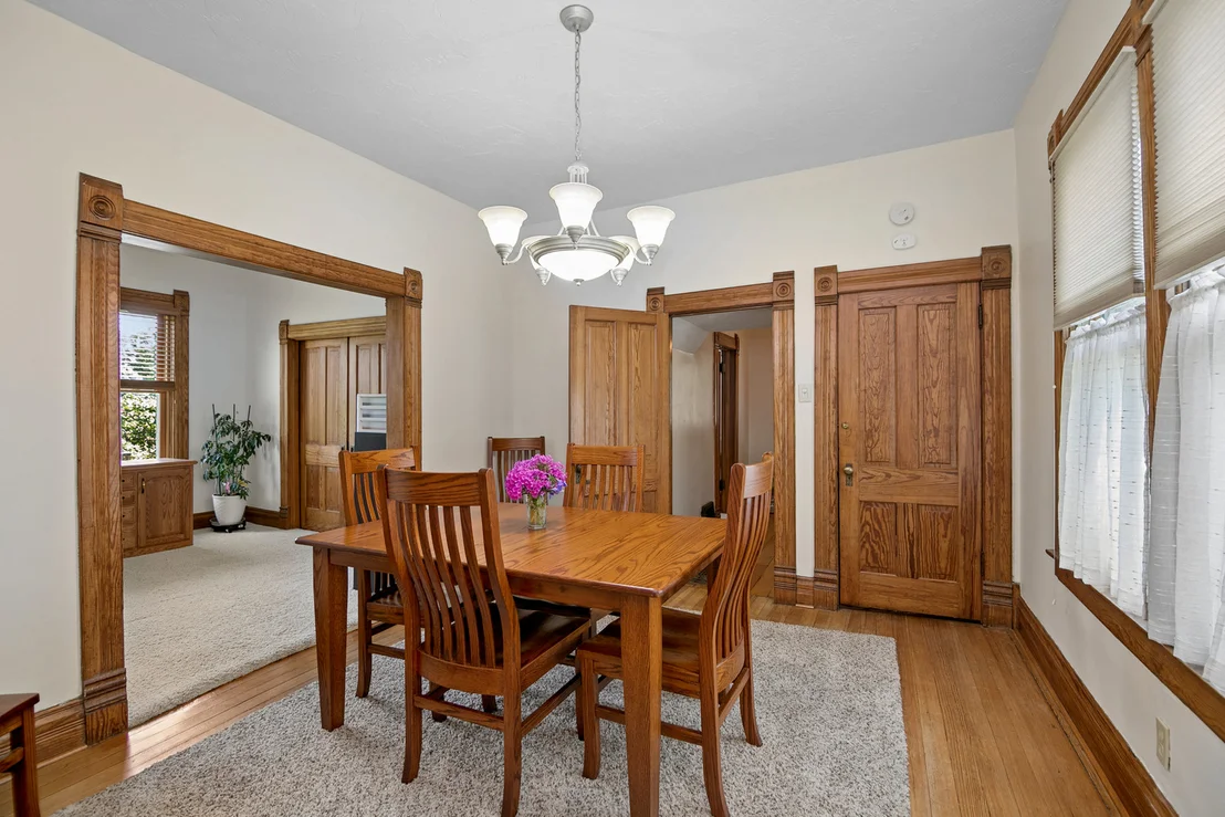 Photo of 125 W 1st Avenue