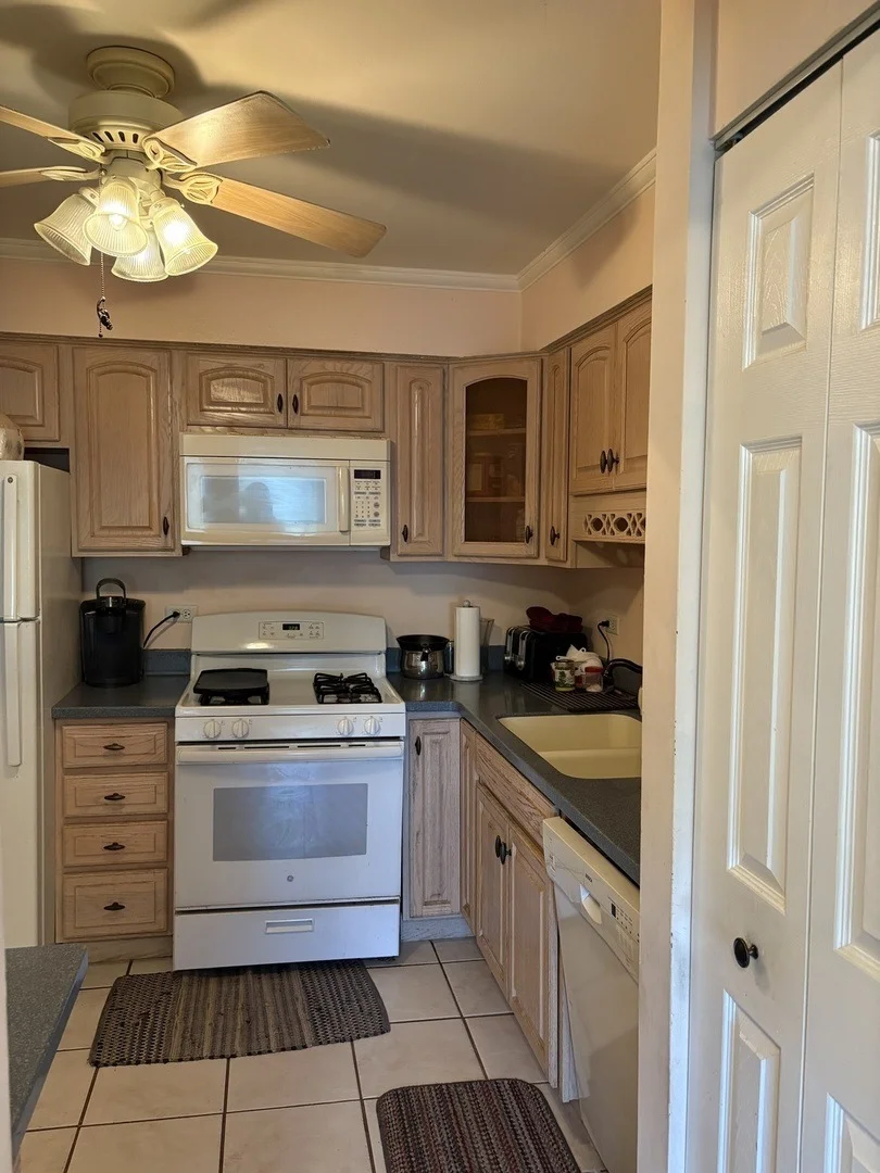 Photo of Unit 412A at 7211 WOLF Road