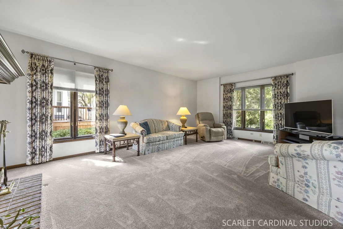Photo of 849 S River Road