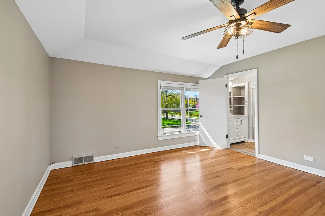 Photo of 939 Westcliff Lane SE