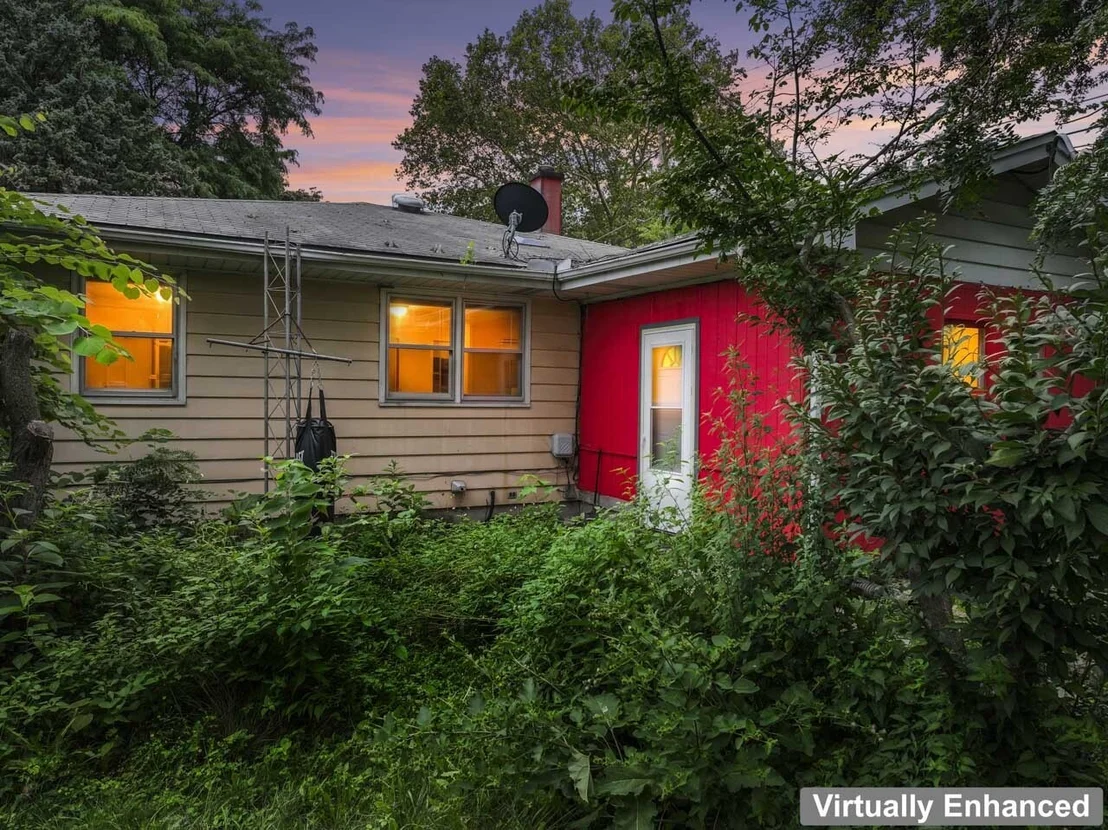 Photo of 746 Schomer Avenue