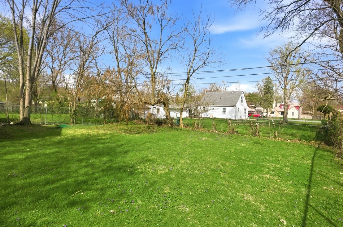 Photo of 16237 Homan Avenue