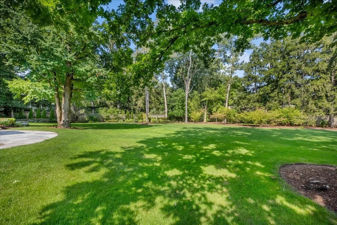 Photo of 586 Spruce Avenue