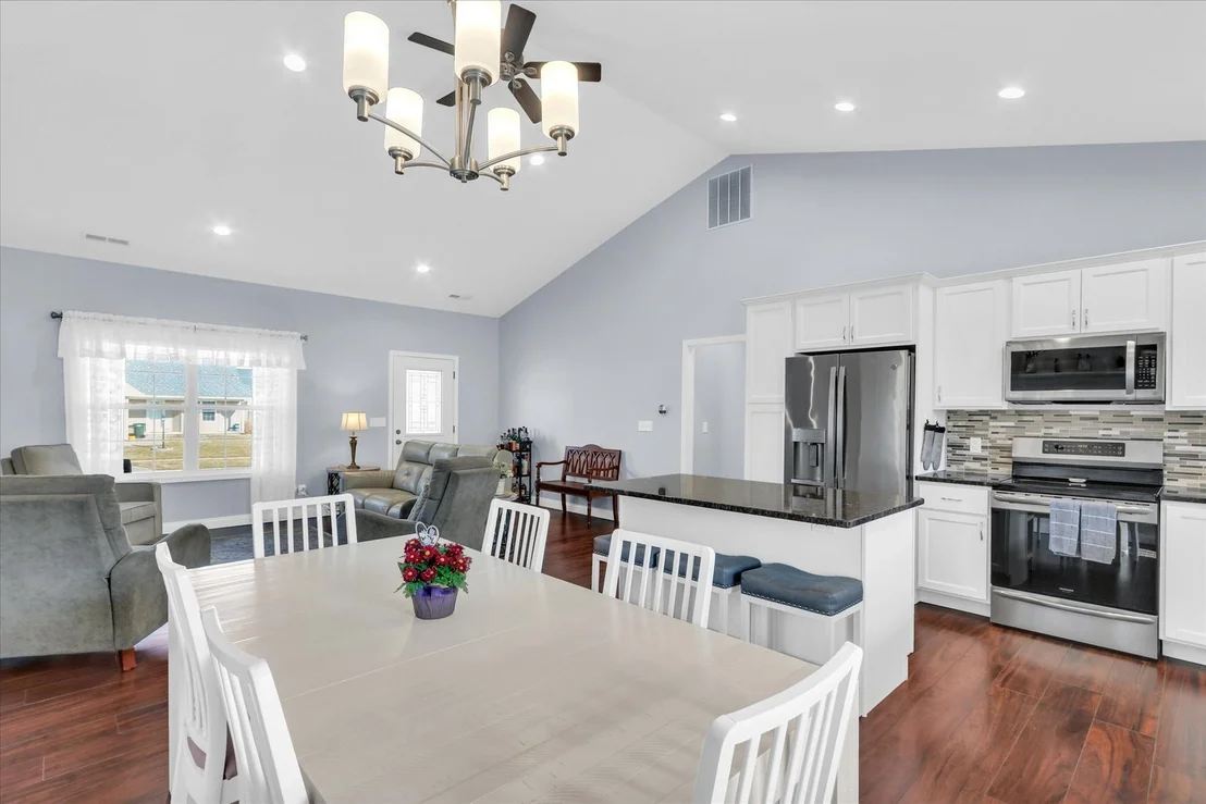Photo of 1611 E Vernon Drive