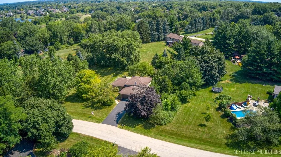 Photo of 4N849 White Pine Lane