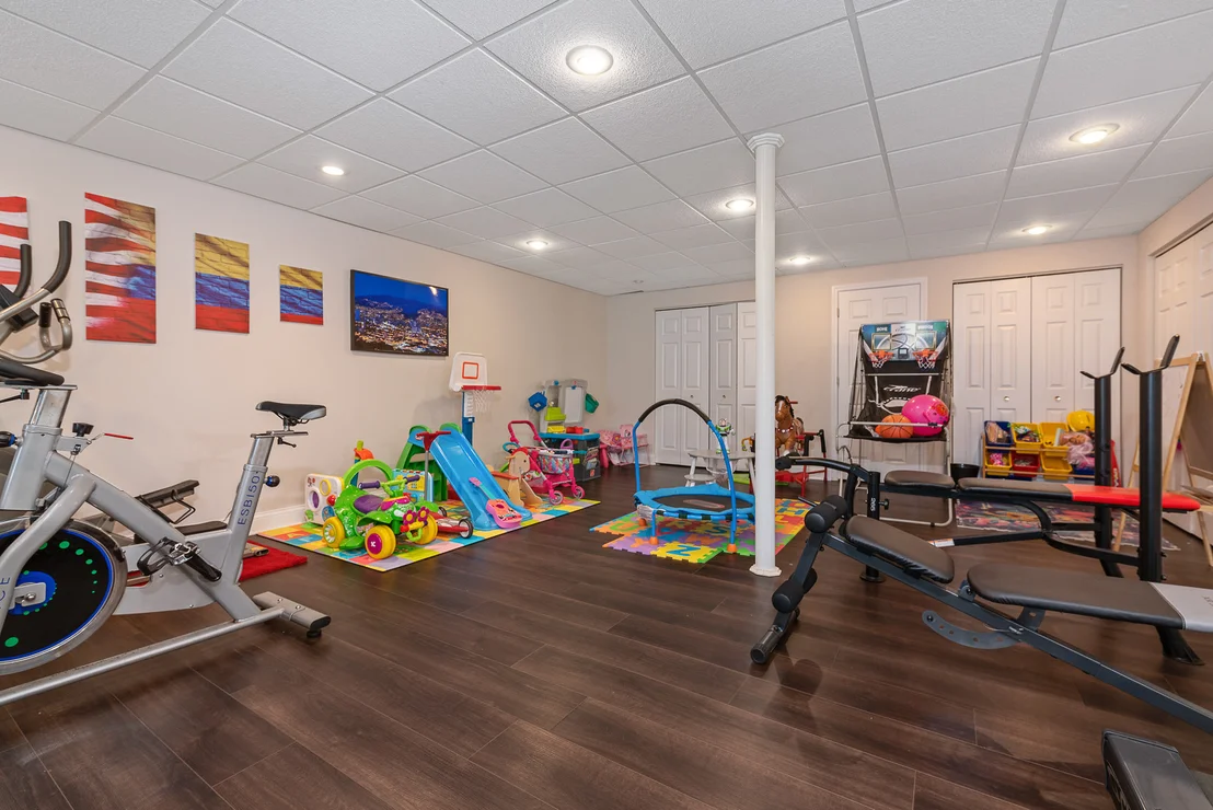 Photo of 768 Brompton Lane