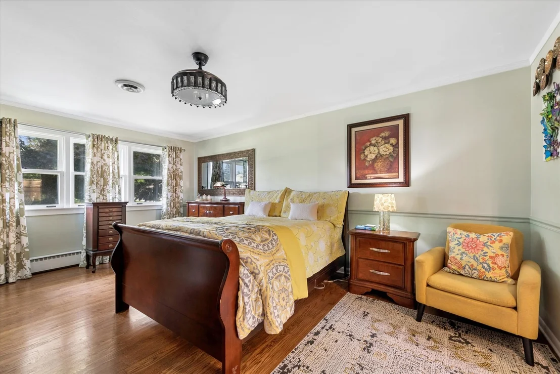 Photo of 1041 Longmeadow Drive