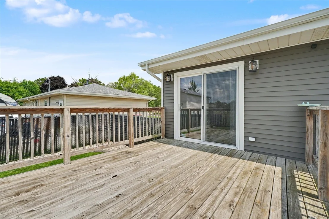 Photo of 450 John Street