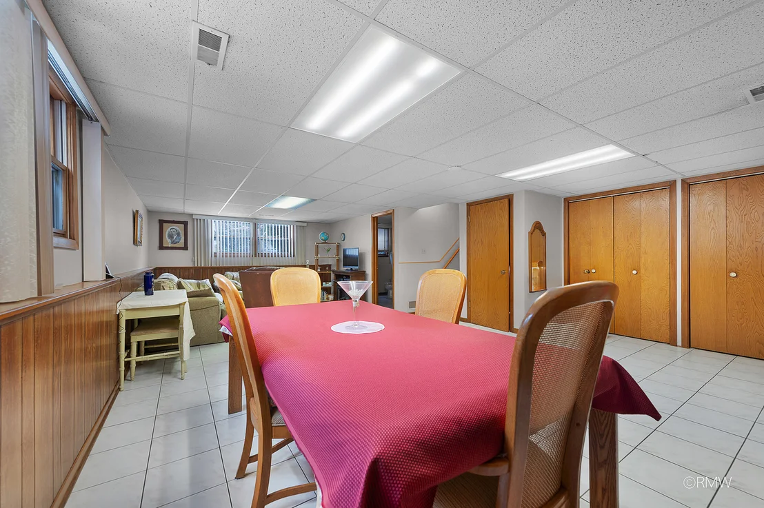 Photo of 1306 W BYRON Avenue