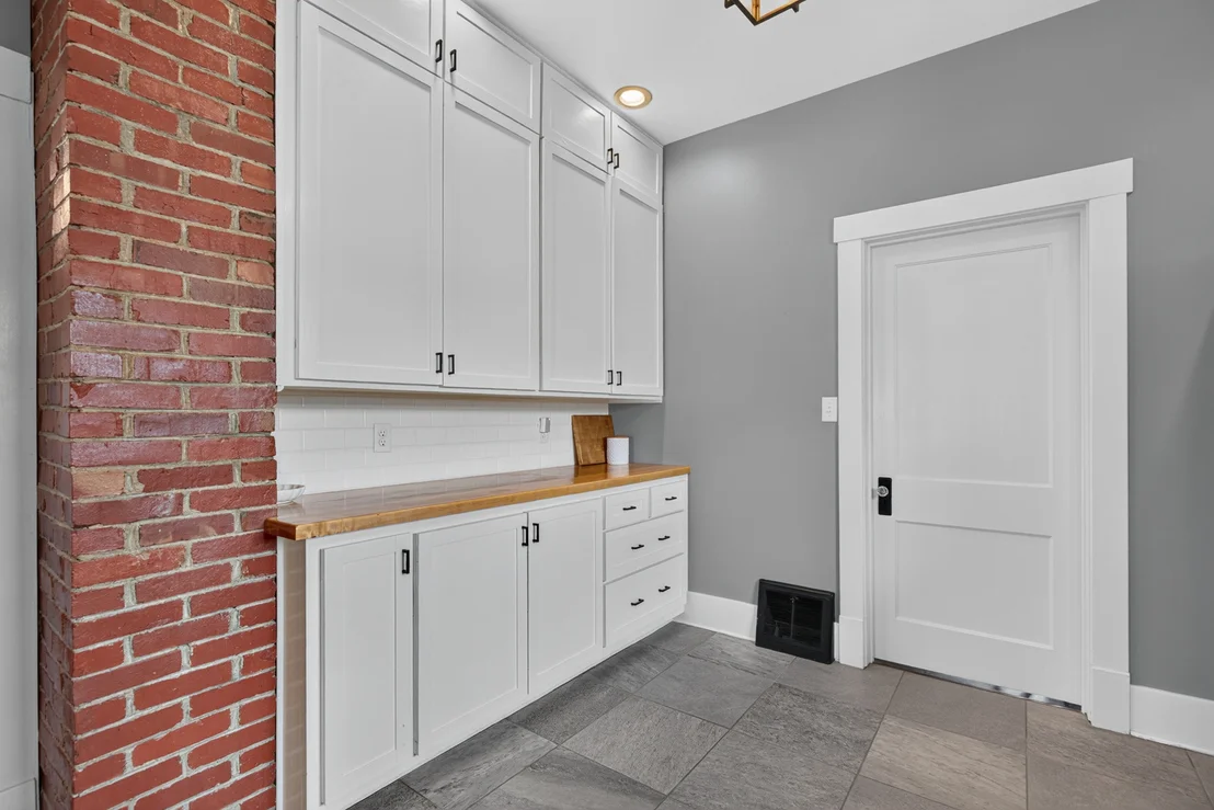 Photo of 1456 Birchlawn Place