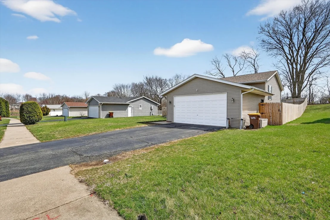 Photo of 2683 Bluffside Drive
