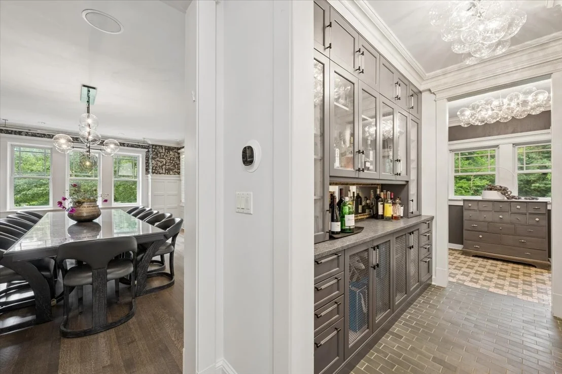 Photo of 395 Greenleaf Avenue