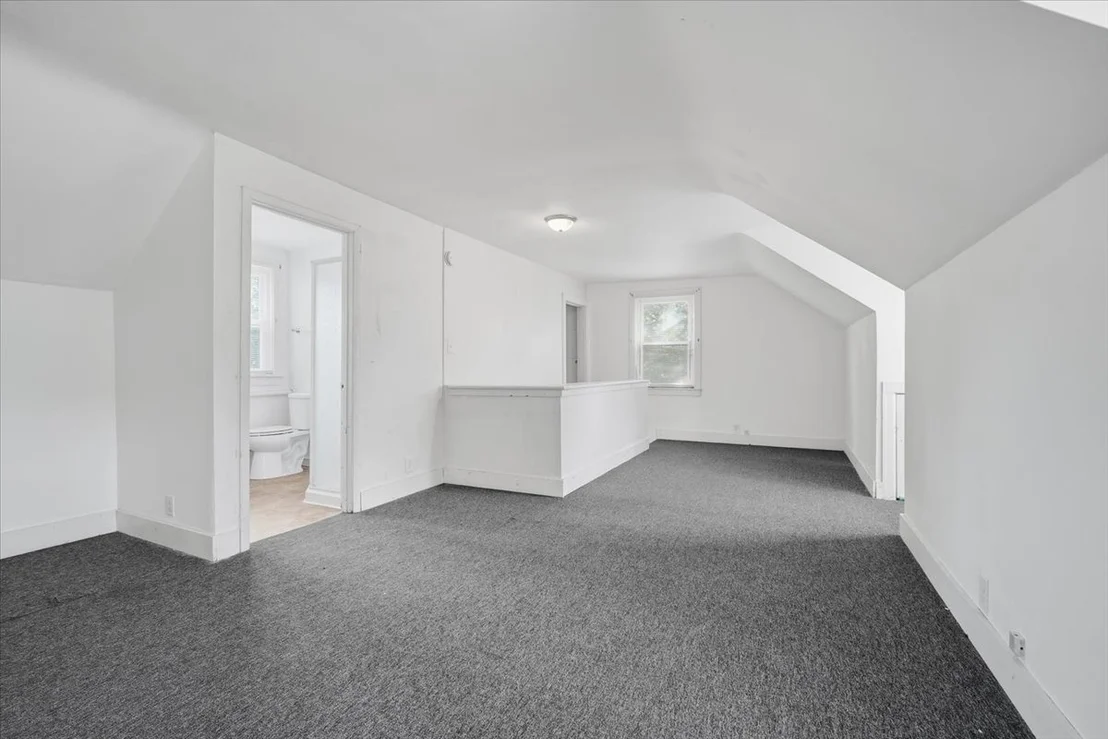 Photo of 1112 West Avenue