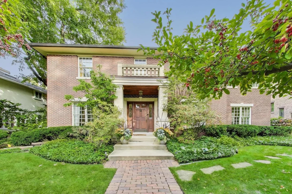Photo of 547 JACKSON Avenue