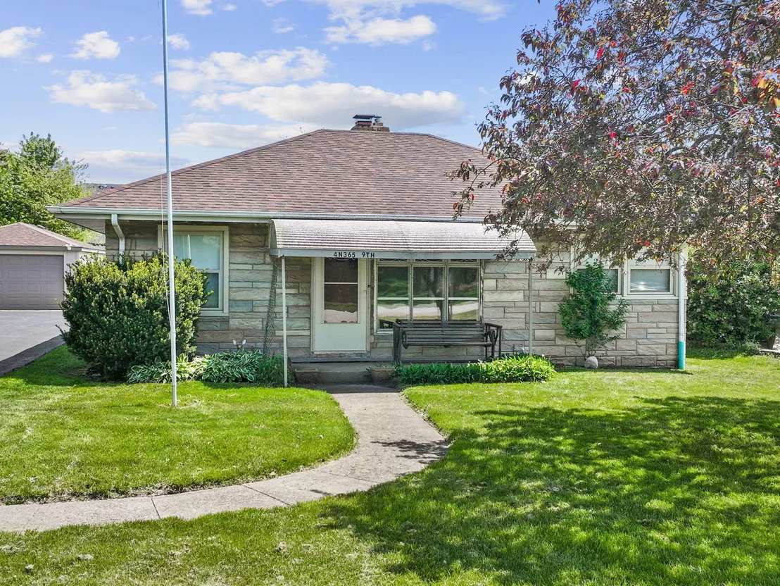 Photo of 4N365 9th Avenue