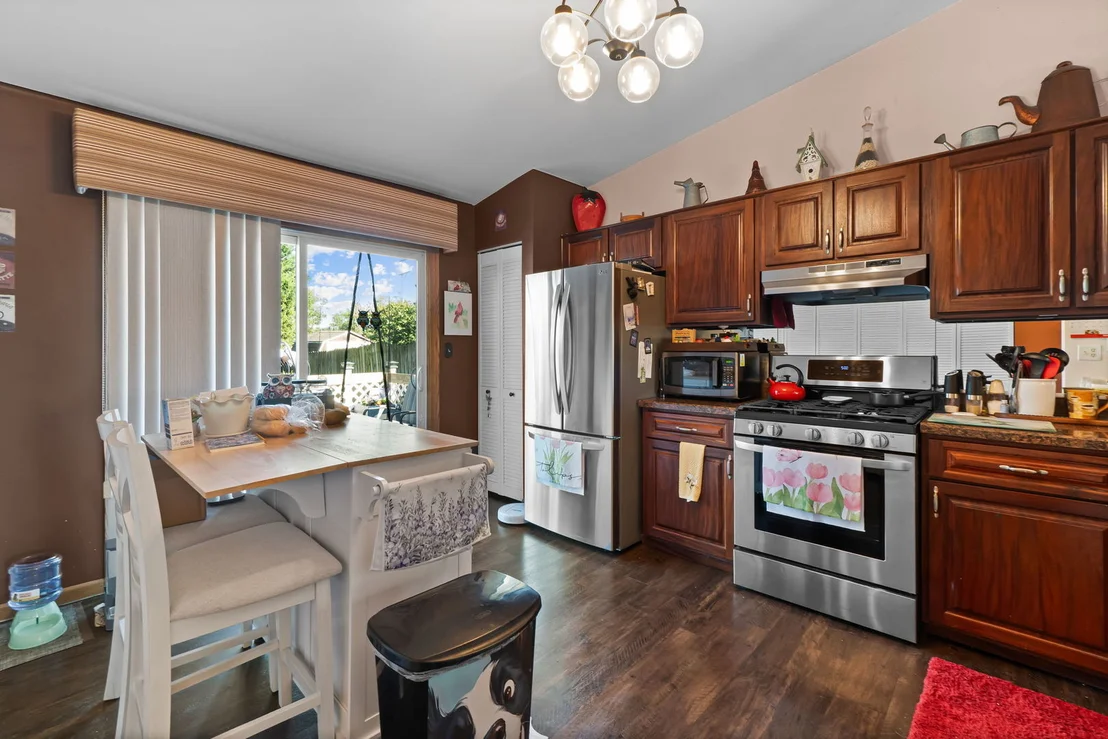 Photo of 715 Thoreau Drive