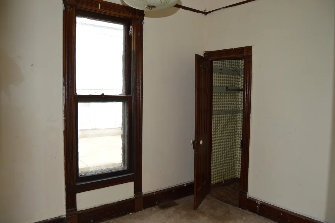 Photo of 916 W Front Street