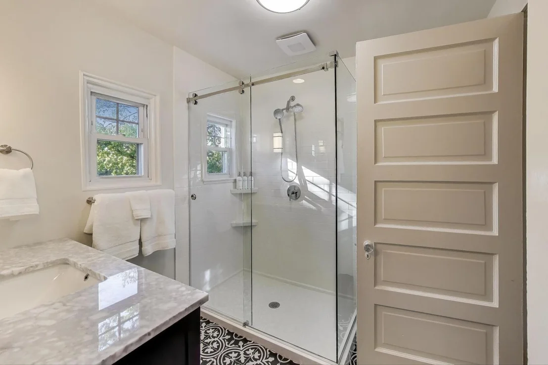 Photo of 176 Riverside Road