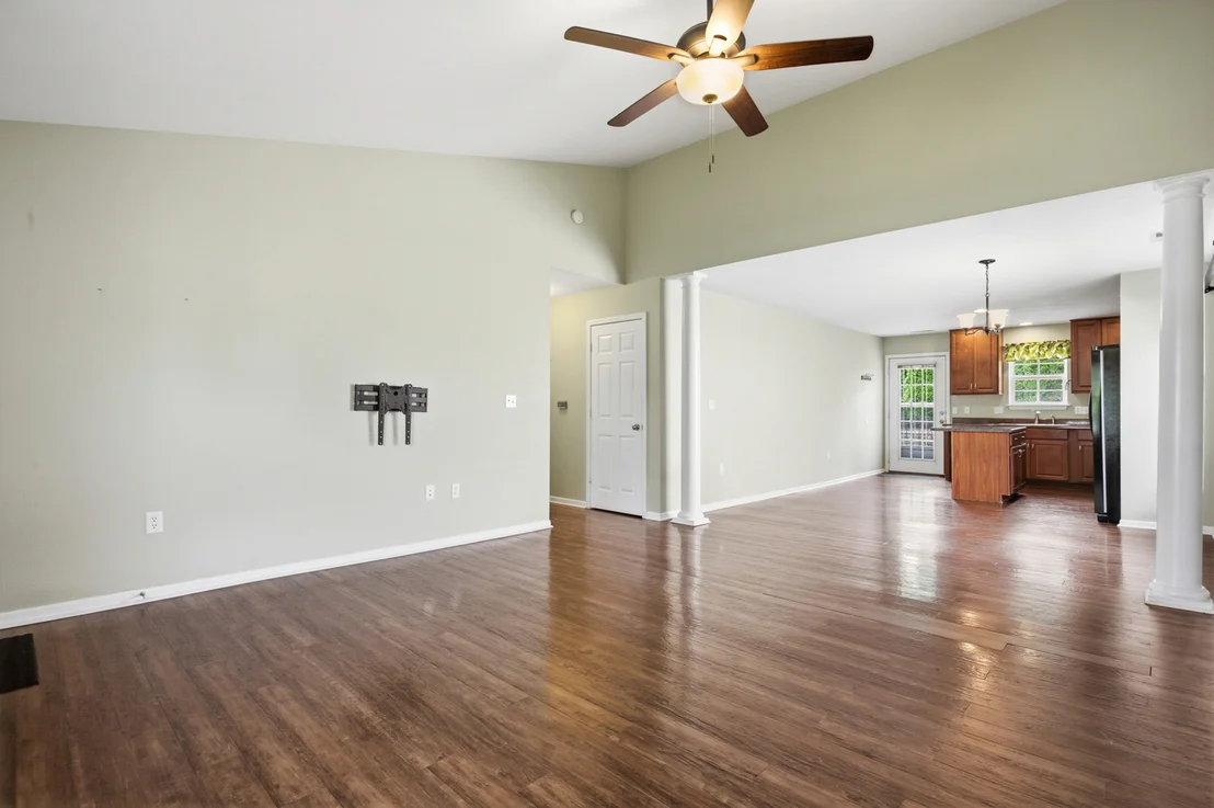 Photo of 409 Lauterbur Lane