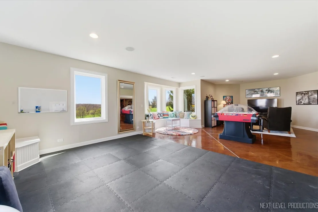 Photo of 1933 Spring Valley Drive
