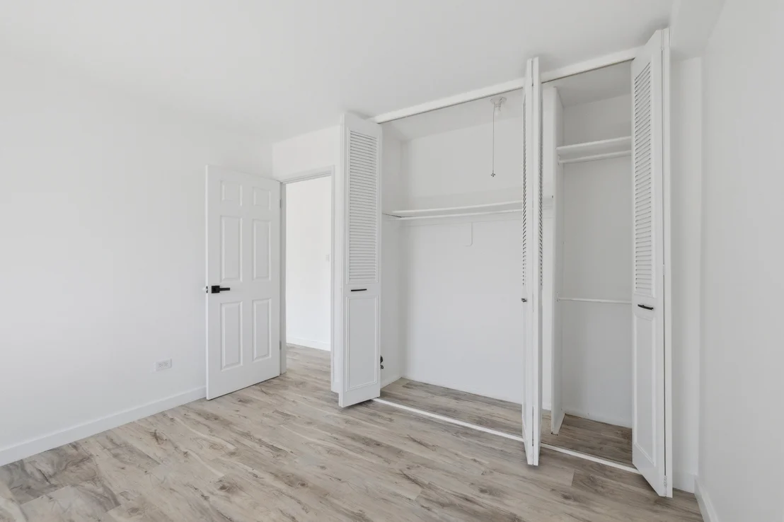 Photo of Unit 112 at 1500 Robin Circle