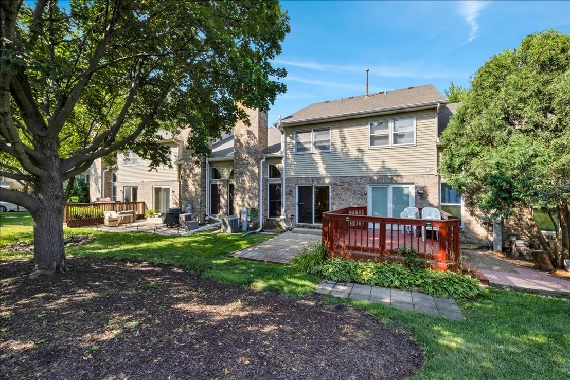 Photo of 446 S Wenbriar Square