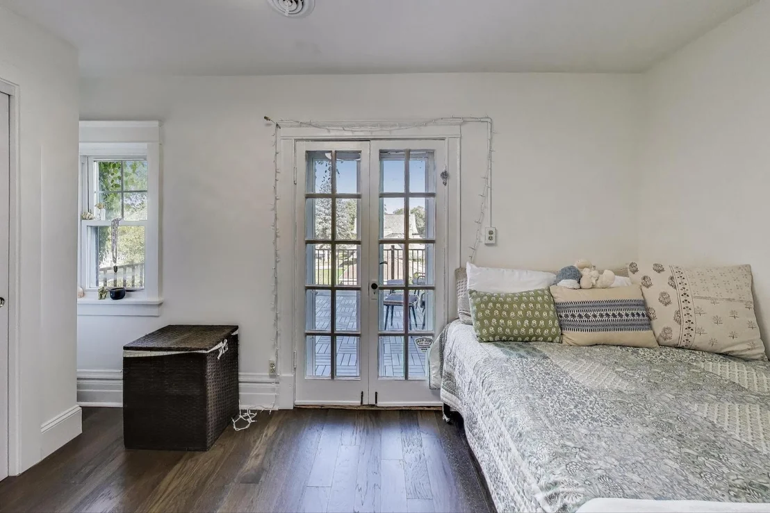 Photo of 176 Riverside Road