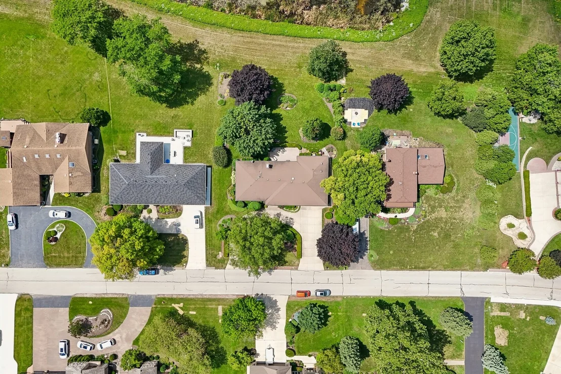 Photo of 252 Cardinal Drive