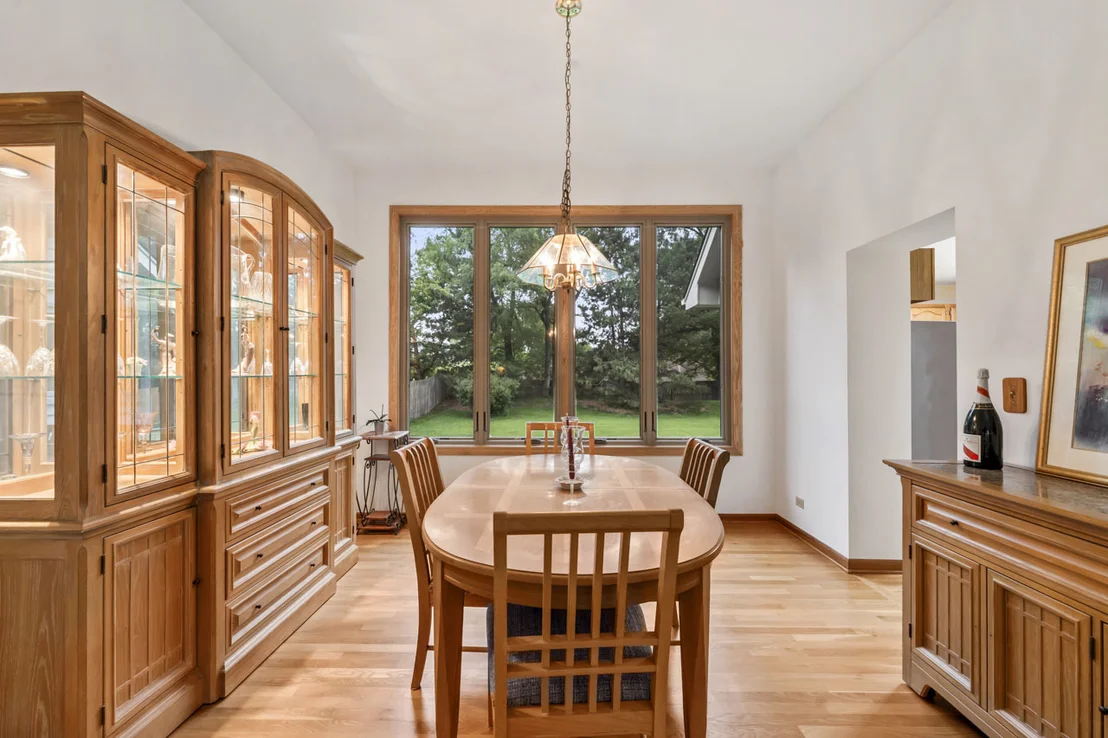 Photo of 1155 Charter Oaks Drive
