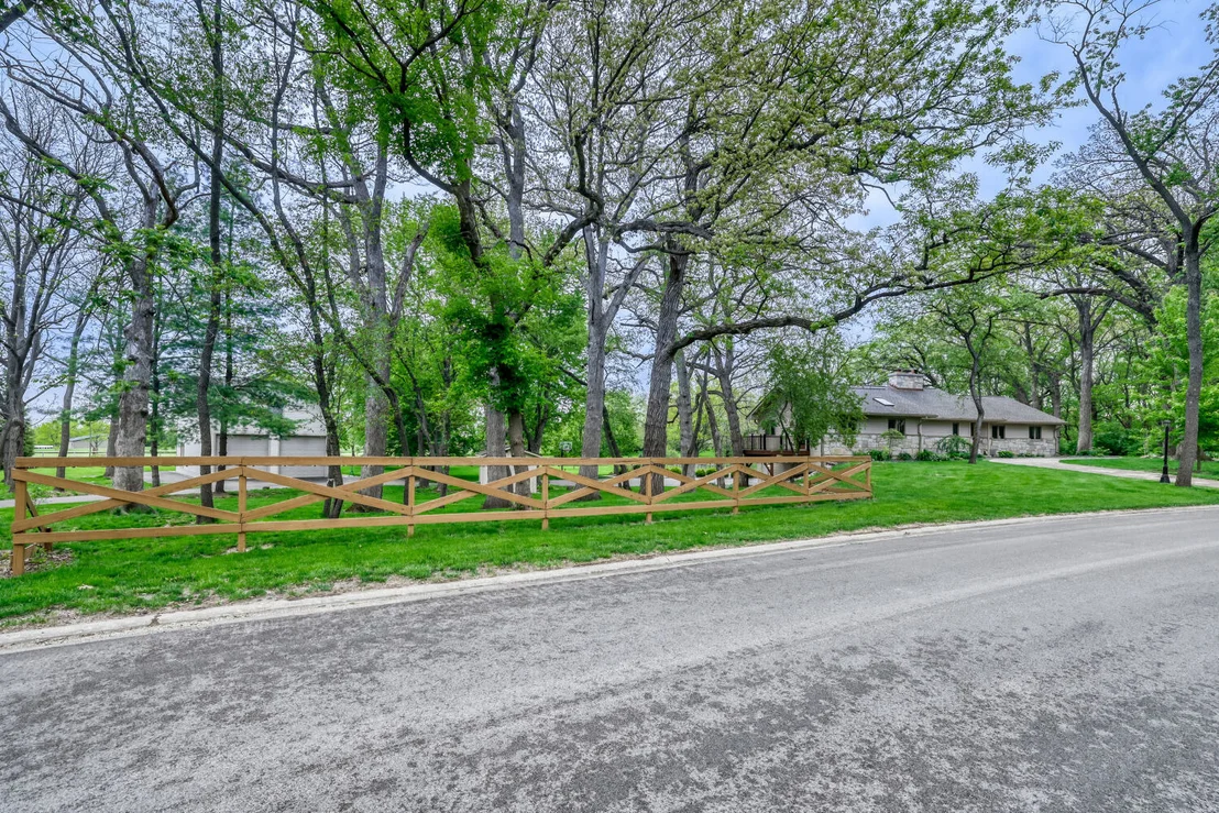 Photo of 39W526 Lori Lane