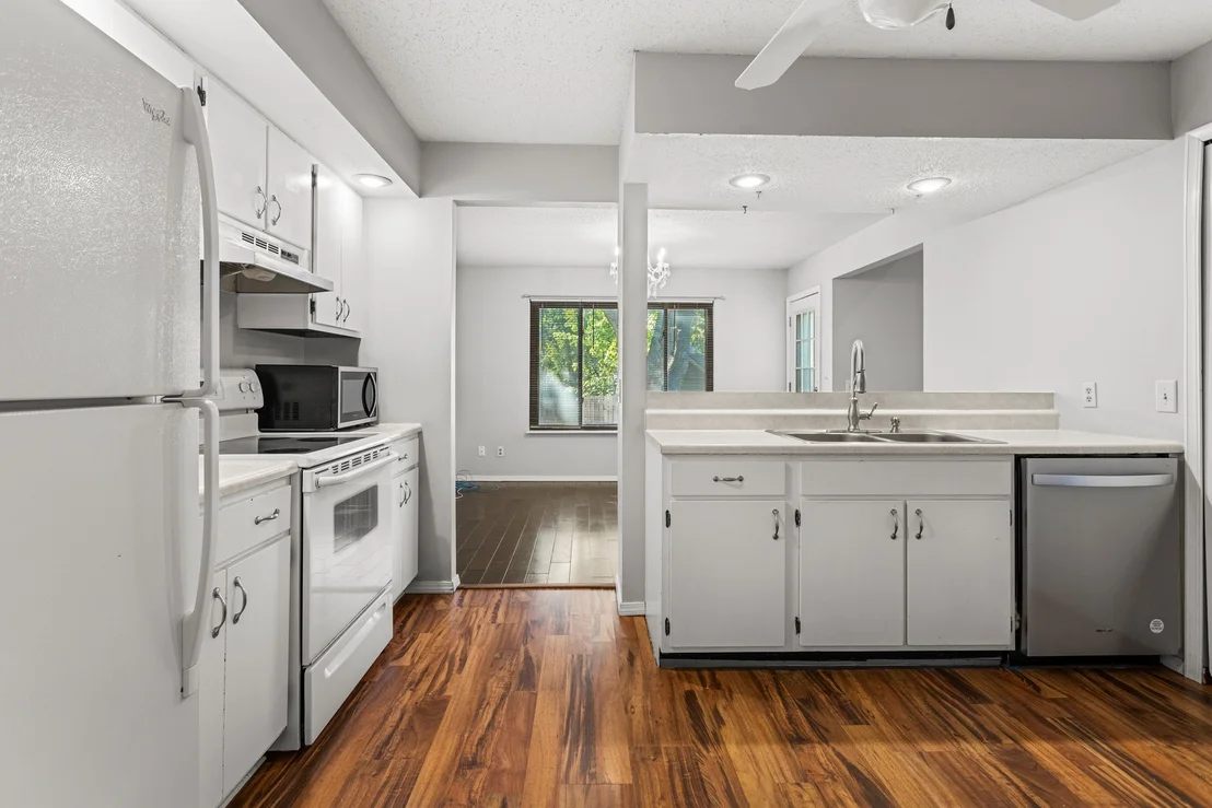 Photo of 726 Higgins Road