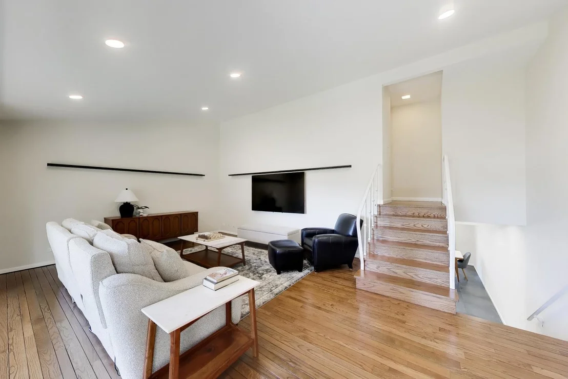 Photo of Unit 0 at 320 Linden Avenue