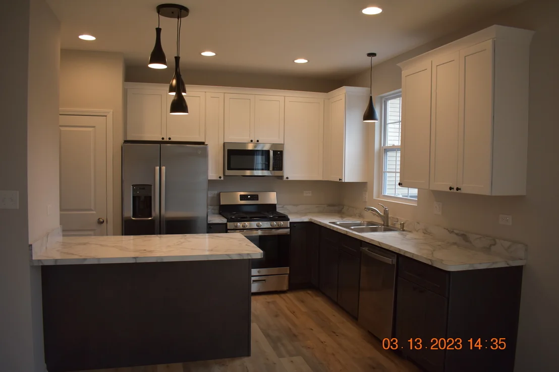 Photo of 200 Crystal Lane