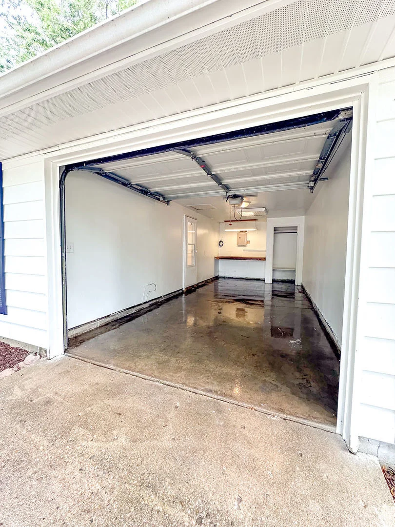 Photo of 810 Fairoaks Drive