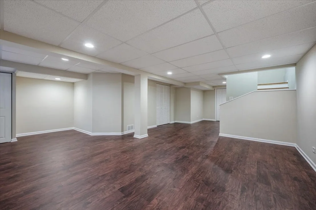 Photo of 709 Lakeside Circle Drive
