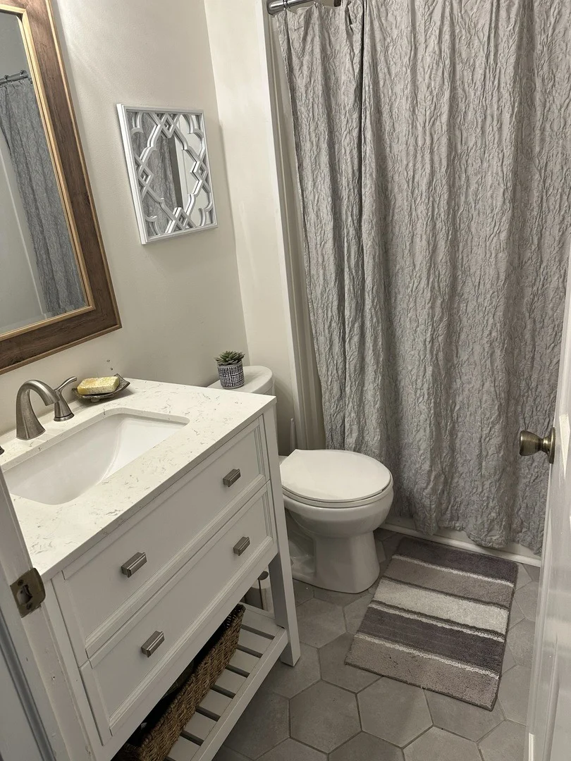 Photo of Unit 0 at 32 White Oak Circle