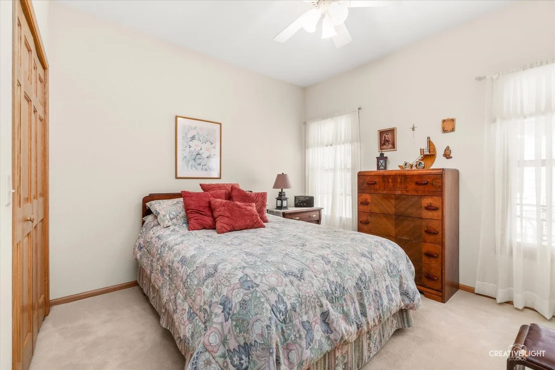 Photo of 16073 Burr Oak Road