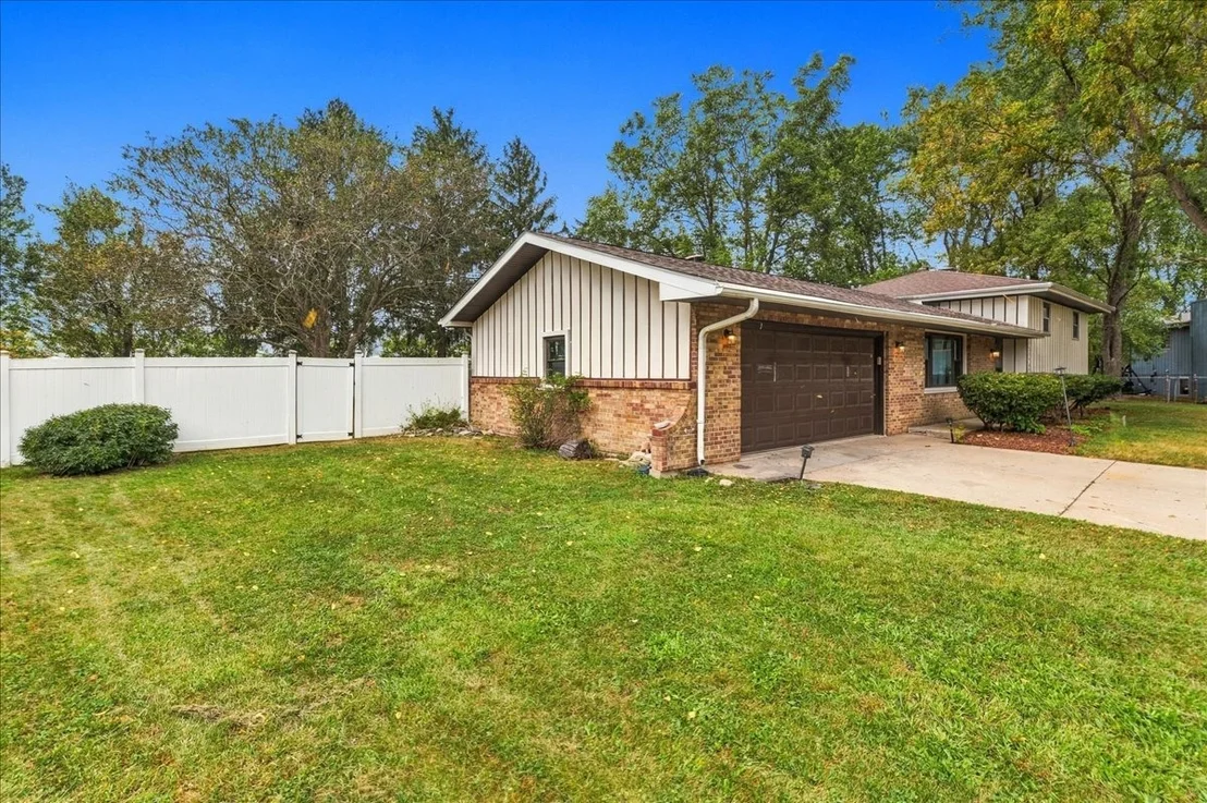Photo of 23949 W Plainsman Circle