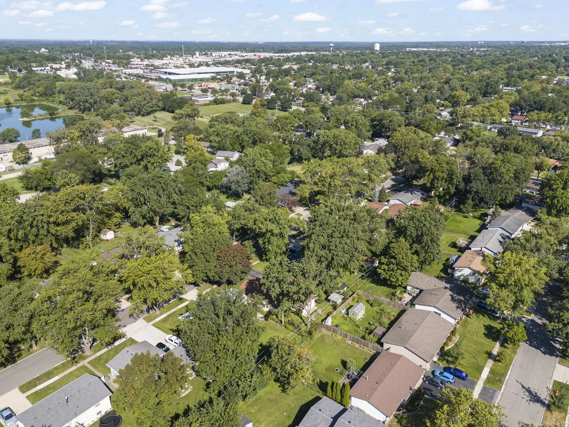 Photo of 7101 Edgebrook Lane
